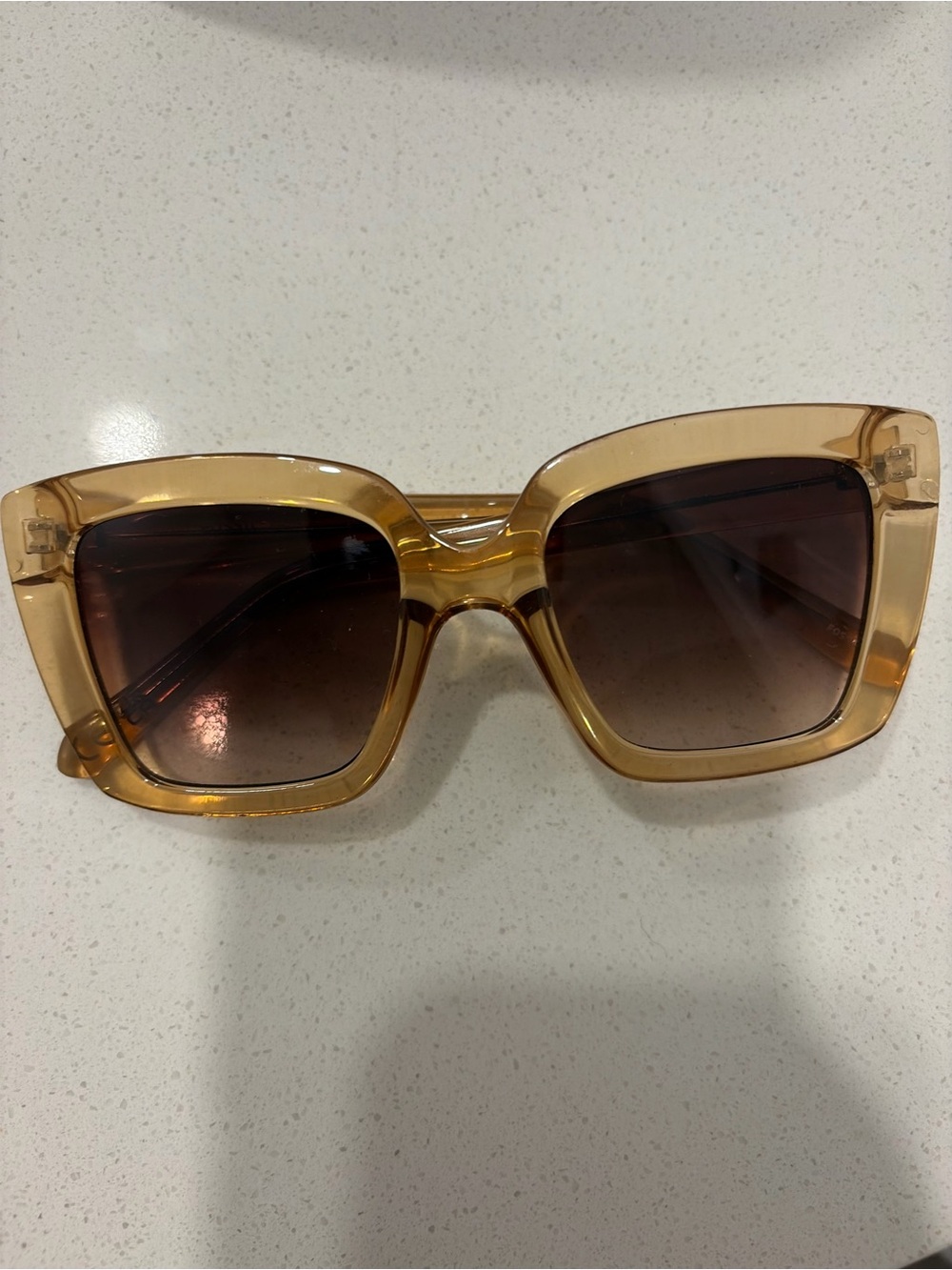 Fossil Classic Oversized square Women’s Sunglasses in‎ Amber